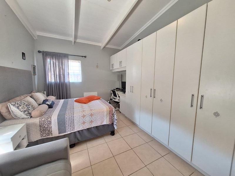 3 Bedroom Property for Sale in Fraaiuitsig Western Cape
